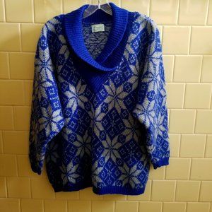 United Colors Of Benetton Blue and White V-Neck Sweater